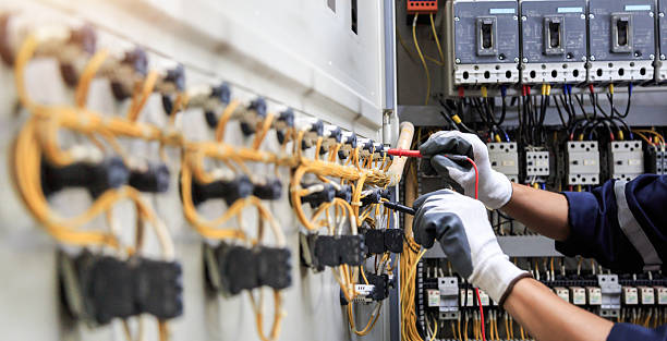 Professional Electrician technician working in Novi, MI